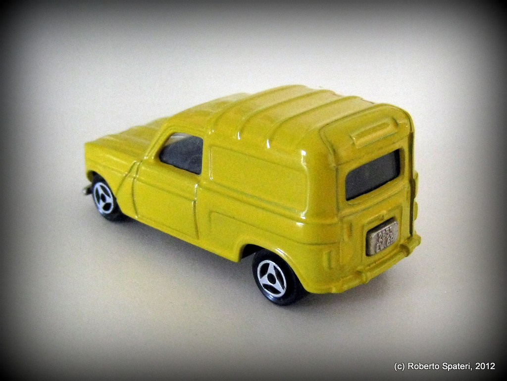 Majorette Renault 4L (n.230-B)